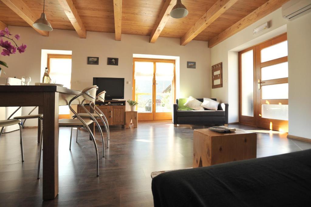 Apartment House Blazar Tolmin Ruang foto